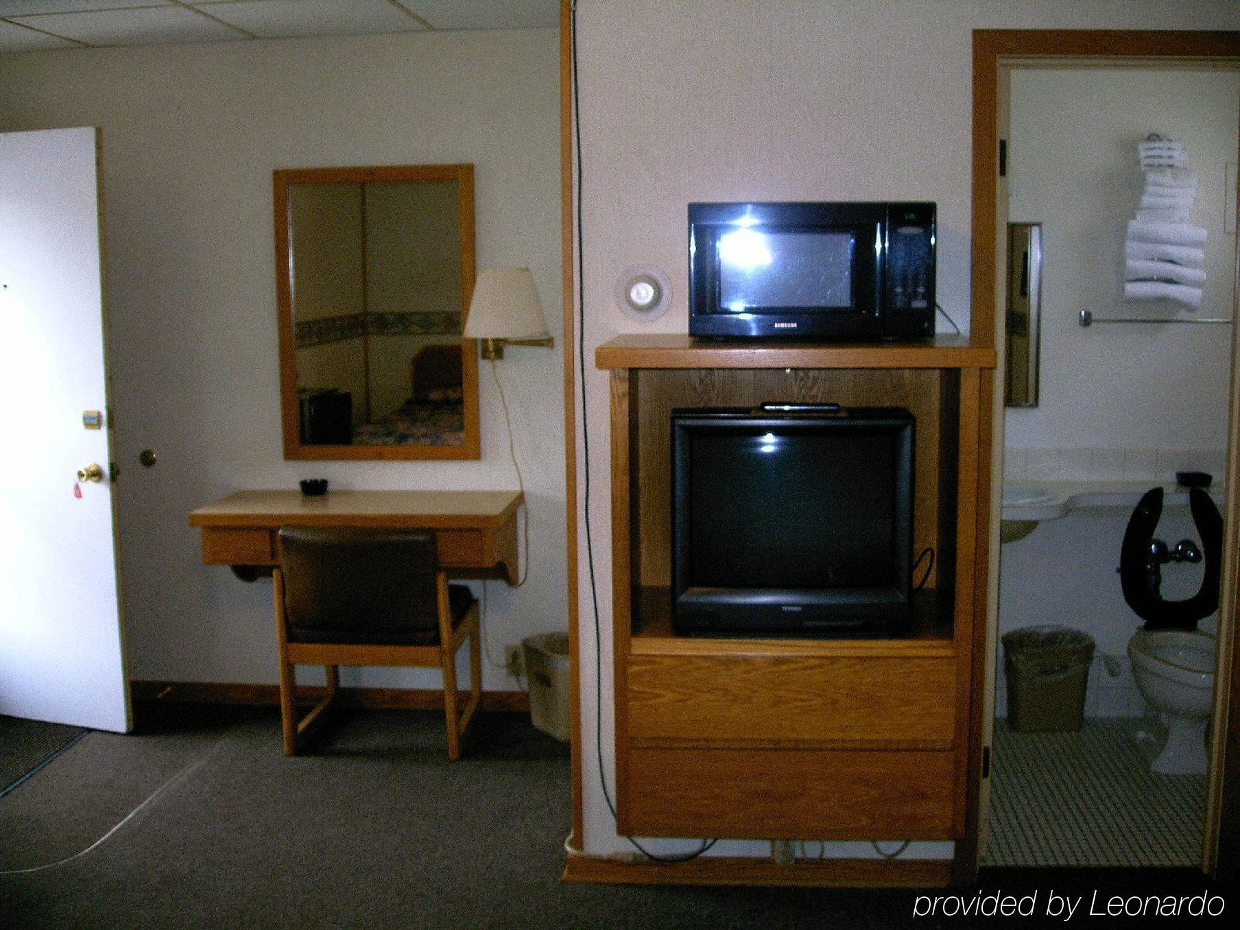 Budget Inn Long Prairie Номер фото